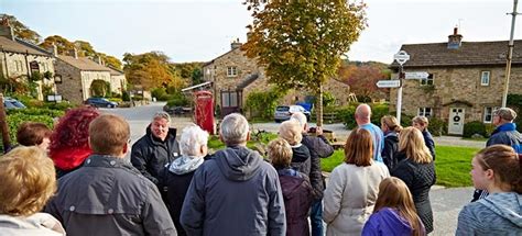 Emmerdale Tours 2025 | Filming Location Coach Trips | Door2Tour.com