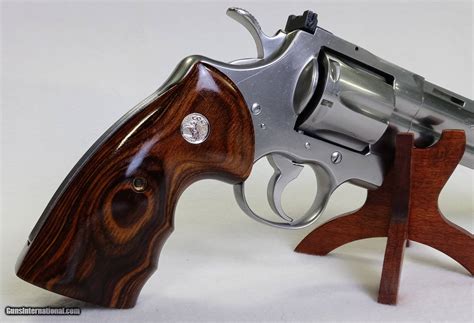 COLT Python .357 Magnum, FLASHY SS 6" BBL & stunning wood grips ...