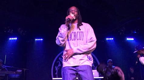 Snoop Dogg performing live - YouTube