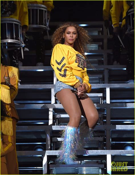 Beyonce's Coachella Performance Photos - See Her Fierce Looks!: Photo ...