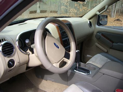 2006 Ford Explorer - Interior Pictures - CarGurus