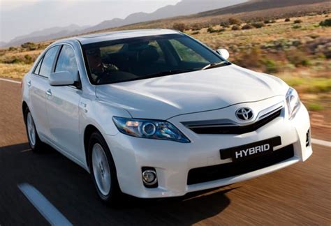 Toyota Camry Hybrid 2010 review | CarsGuide