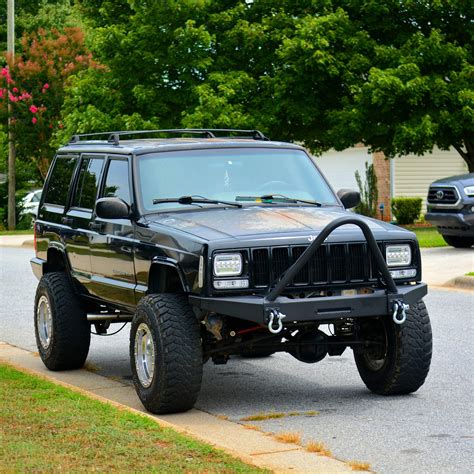 View build 3 Inch Lifted 2000 Jeep Cherokee XJ 4WD | Rough Country