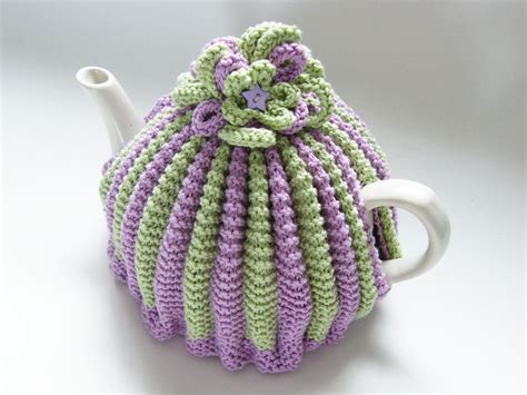 Retro Tea Cosy Pattern | Free Knitting Patterns | Handy Little Me