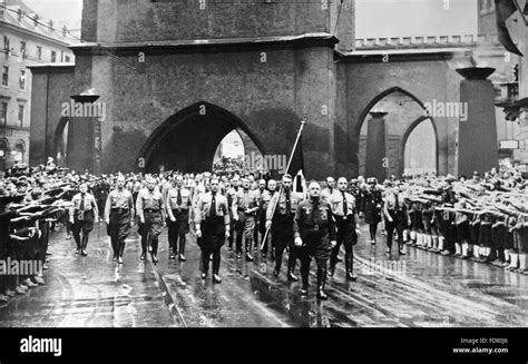 Memorial march to the Beer Hall Putsch in Munich Stock Photo, Royalty ...