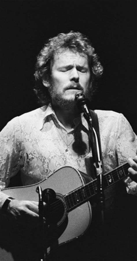 Gordon Lightfoot - Biography - IMDb