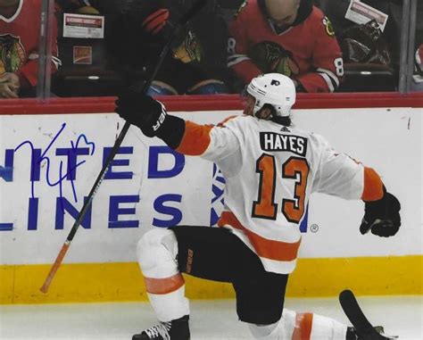 Autographed KEVIN HAYES 8X10 Philadelphia Flyers Photo - Main Line Autographs