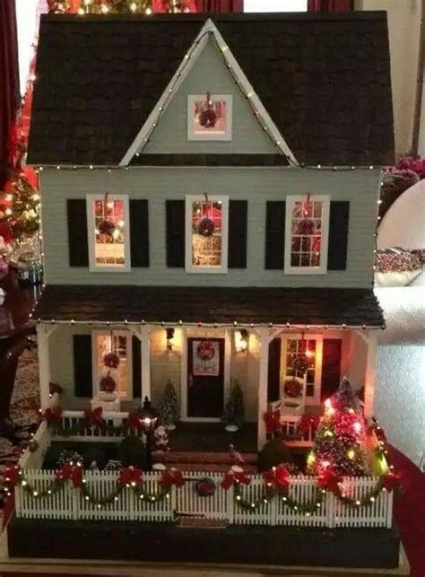 Dollhouse with Christmas lights | Puppenhäuser, Puppenstuben ideen, Weihnachtsdekoration