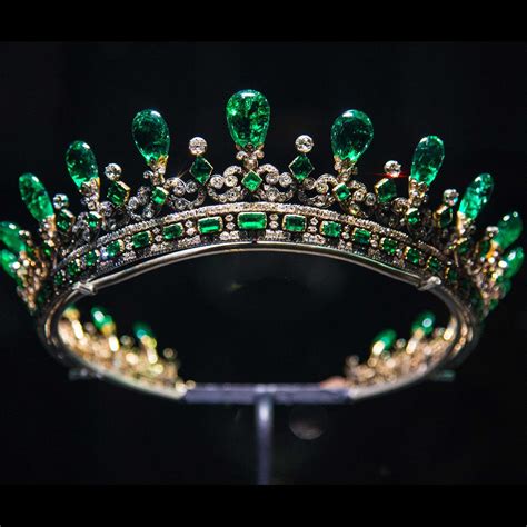 Queen Victoria and historic jewels exhibition review Kensington Palace | The Jewellery Editor