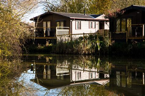 Lakeside Luxury Lodges Longleat | Lakeside Touring Park Wiltshire