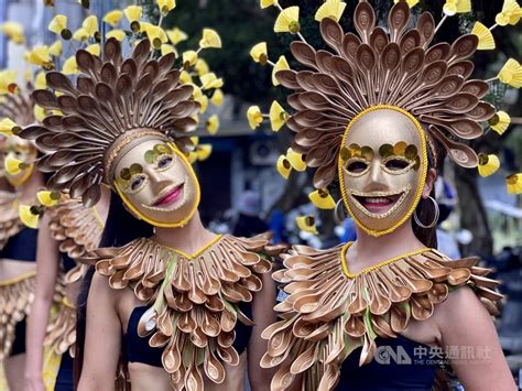 Masskara parade brings smiles to Taipei - Focus Taiwan