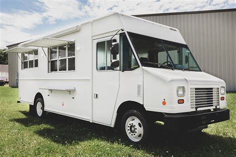 What Makes Step Vans So Popular as Food Trucks?