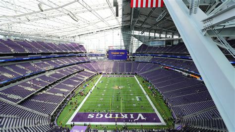 The Vikings' new stadium is a beautiful place where football happens to ...