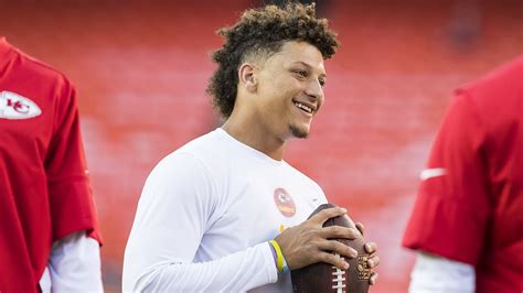 Patrick Mahomes Donates New Cleats To His High School