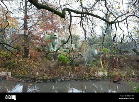 Crystal Palace Dinosaurs Stock Photo - Alamy