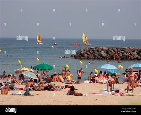 Cap agde famille Banque de photographies et d’images à haute résolution - Alamy