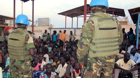 South Sudan attackers storm UN base | Clamor World