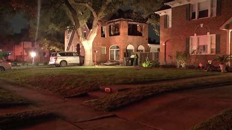 Beyoncé's childhood home in Houston catches fire on Christmas - ABC7 ...