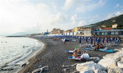 Italy news: Italy fines tourists £400 each for entering fountains amid heatwave | World | News ...