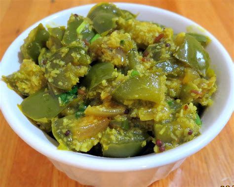 Simply Delicious: Capsicum Curry (Simple Green pepper Curry)