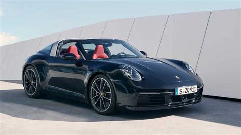 2020 Porsche 911 Targa 992 ailesinin orta noktası olmaya geldi