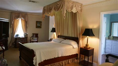 Accommodation Review: Monmouth Historic Inn, Natchez - Love To Wander ...