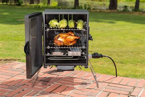 Best Small Electric Smokers – 2021 Reviews