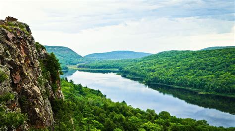 9 Best Campgrounds in Upper Michigan State Parks