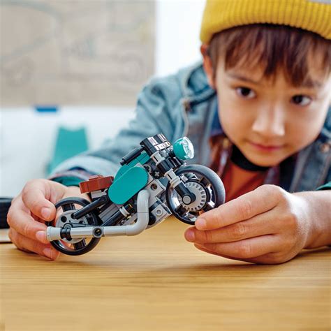 LEGO® Creator 3-in-1 Vintage Motorcycle – AG LEGO® Certified Stores