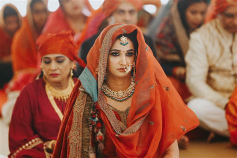 Delhi Wedding With Gorgeous Decor & A Traditional Sikh Outfit | WedMeGood