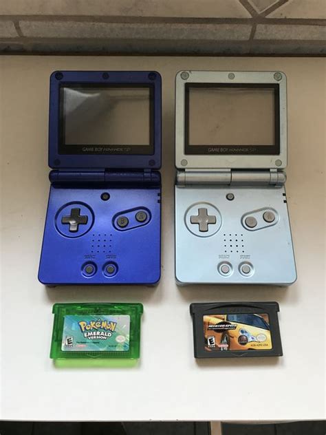 GameBoy Advance SP + pokemon emerald - ayanawebzine.com