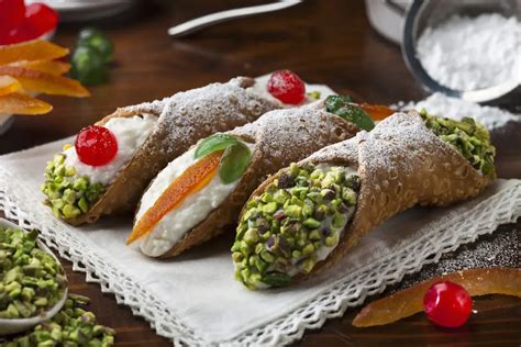 Sicilian Cannoli (Siciliani) - Authentic Italian Recipes | PizzaCappuccino