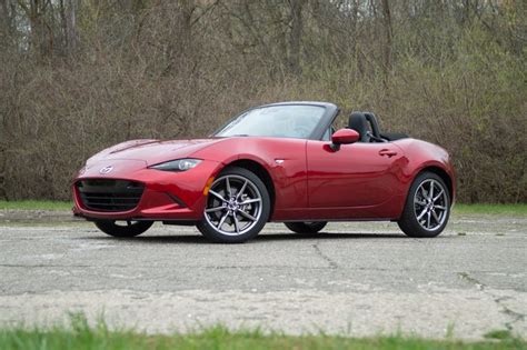 2022 Mazda MX-5 Miata Review: Roadster Perfection - CNET