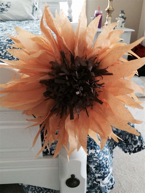 Tissue paper sunflowers | Paper sunflowers, Fall wreath, Wedding ...