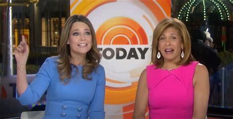 Savannah Guthrie Reveals How She Connects With Hoda Kotb