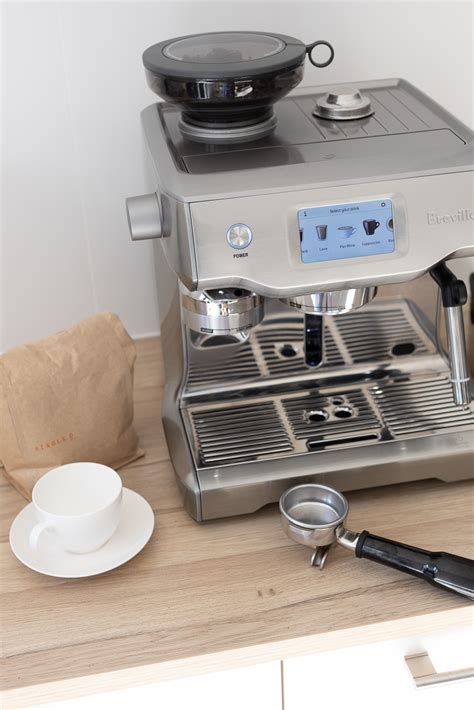 Breville Oracle Touch Review: Still The Home Coffee Machine To Beat