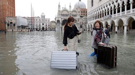 Venice flooding: Italy government set to declare state of emergency