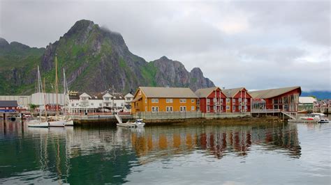 Visit Svolvaer: 2022 Travel Guide for Svolvaer, Vagan | Expedia