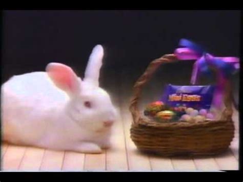 Cadbury Creme Egg Commercial (1987) - YouTube