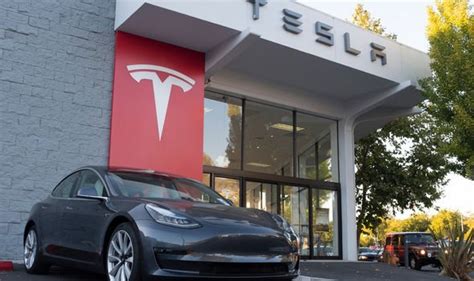 Tesla Model 3 will become the first electric car yellow taxi cab in New ...