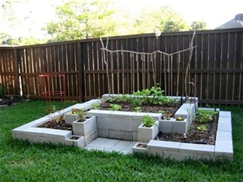 Cinder block ideas (101) | Cinder block garden, Garden beds, Backyard