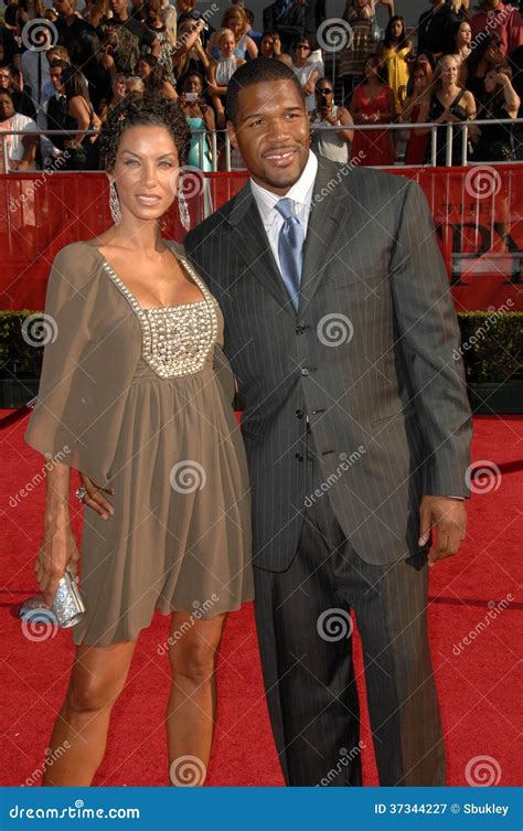 Michael Strahan,Nicole Mitchell Murphy Editorial Photography - Image of ...