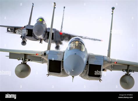 F15 front view hi-res stock photography and images - Alamy