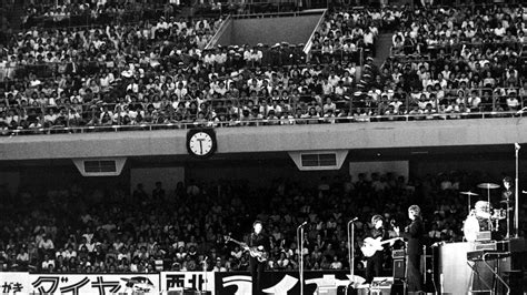 The Untold Truth Of The Beatles' Final Public Performance