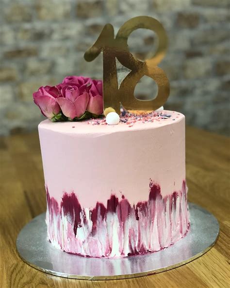 Bumblebee Bakehouse auf Instagram: „ 🌷 Pink chocolate ganache covered 18th birthday cake 🌷 “ in ...