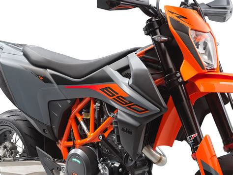 First look: 2021 KTM 690 ENDURO R Dual-Sport