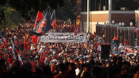 10 Best College Football Tailgating Traditions