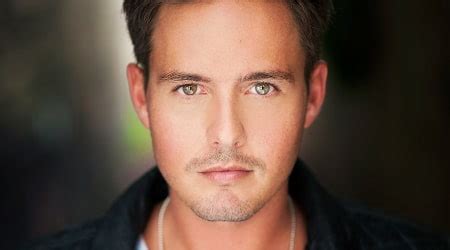 Jason Smith (Actor) Height, Weight, Age, Girlfriend, Family