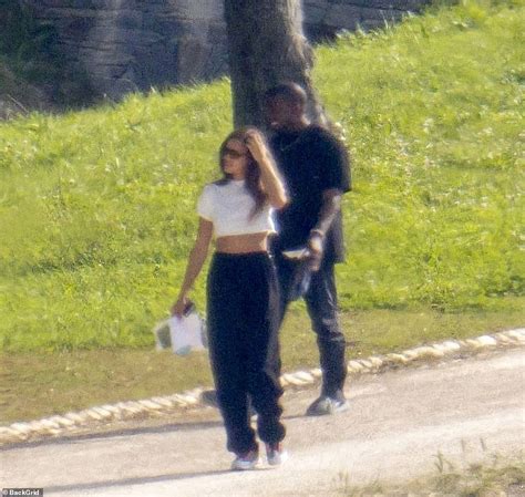 Kanye West Girlfriend Irina Shayk - Goimages Super