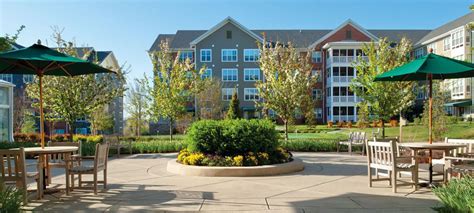 Senior Living Amenities and Activities in Ashburn, Virginia | Ashby Ponds